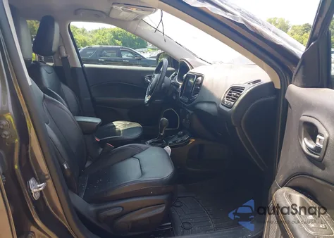 2019 Jeep Compass Limited 4X4 from USA, damaged, VIN 3C4NJDCB3KT771842